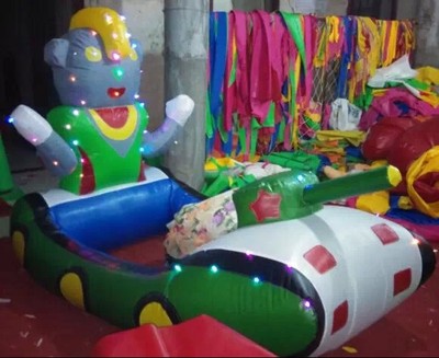 從浙江鎧甲勇士到江蘇氣模樂(lè)園 電動(dòng)童車(chē)外罩與充氣玩具的創(chuàng)意融合